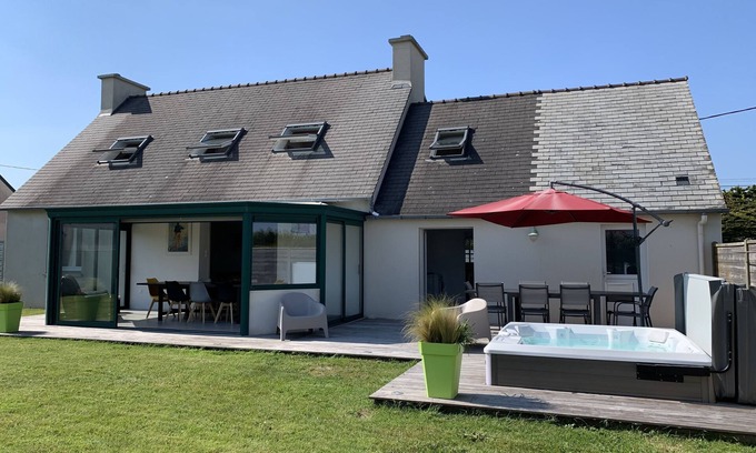 Guisseny Casa | Seaside - House with Jacuzzi and garden 100m from the beach - Ideal for families