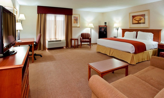 Highland Hotel | Seasons Inn & Suites Highland