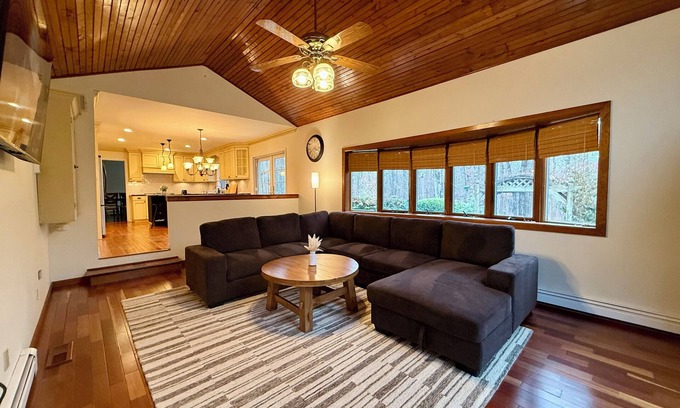 Galloway Casa | Secluded 3-Acre Retreat – Private King Suite, Full Kitchen, Near Atlantic City!