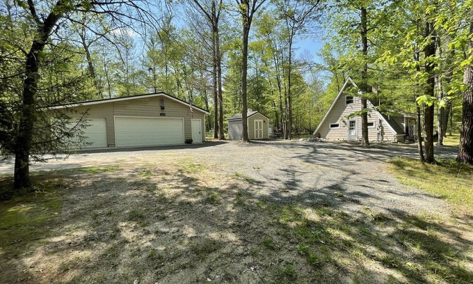 Wellston Casa | Secluded A frame on 5 acres adjoining national forest land near Pine River