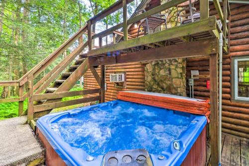 Kunkletown Casa | Secluded and Quiet Pocono Mountain Cabin with Hot Tub!
