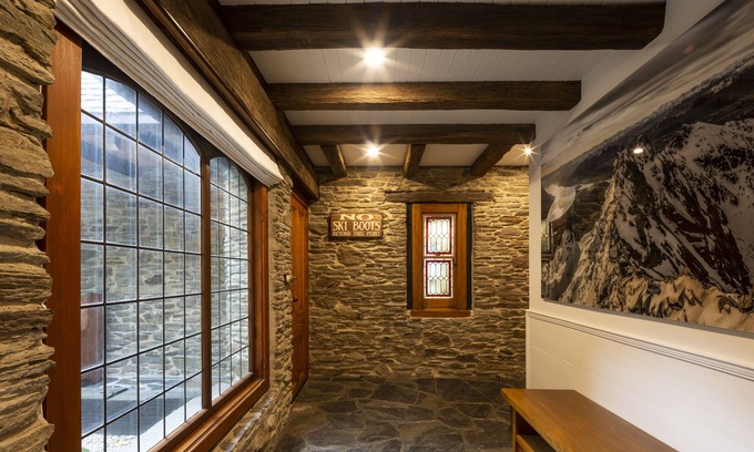 Lake Hayes Casa | Secluded Beauty in Lake Hayes | Lakeside Home