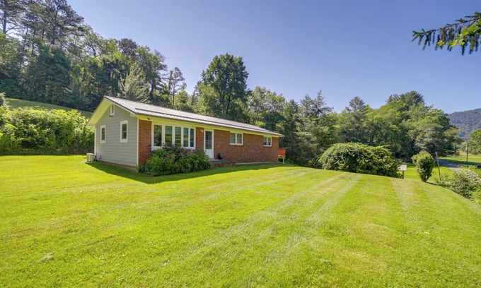 Canton Casa | Secluded Canton Vacation Rental 22 Mi to Asheville