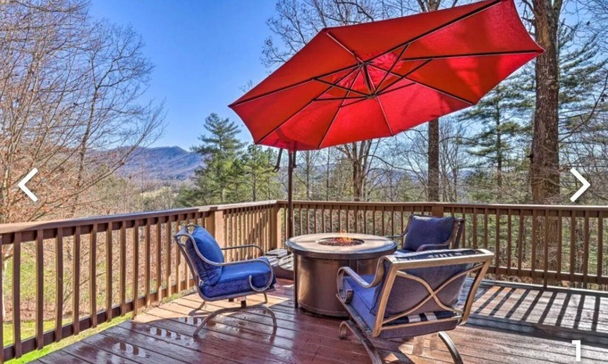 Franklin Cabina | Secluded & Convenient Cabin Franklin NC Pet Friendly Renovated Mountain Views