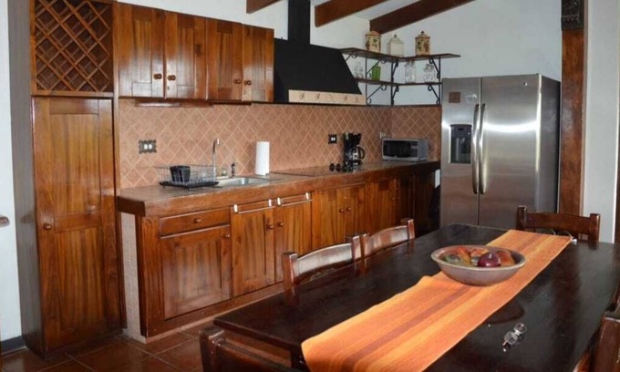 Ciudad Colón Cabaña | Secluded cottage minutes away from San Jose