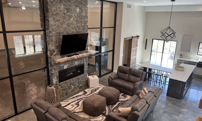 Roosevelt Casa | Secluded, Cozy Shouse near the Lake!