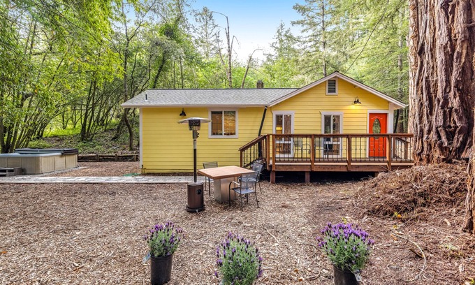 Freestone Casa | Secluded home with hot tub, washer/dryer, WiFi - near wineries, beach