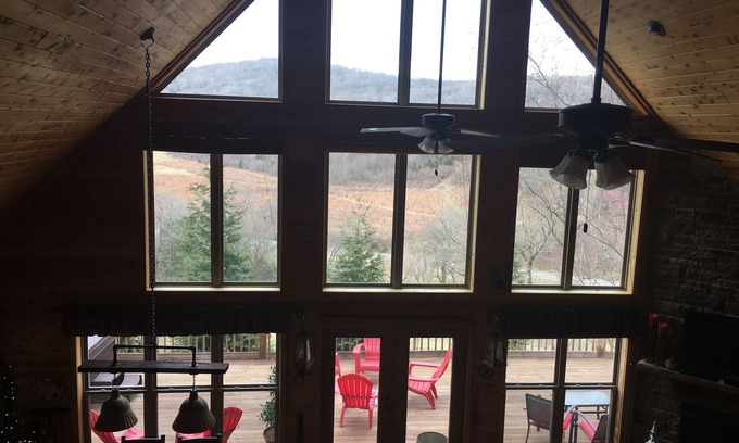 Watertown Cabina | Cabaña aislada con bañera de hidromasaje y porche a 45 minutos del Nashville