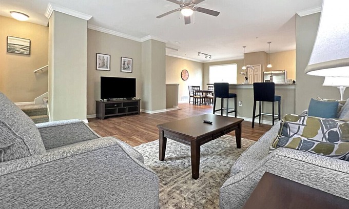 Lutz Apartamento | Secluded Townhouse in North Tampa, 2-Car Garage