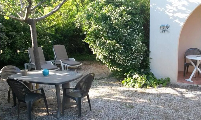 Le Brusc Cabaña | Self-catering cottage 400m from the beach, run by olive growers