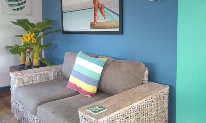 Kenmore Hills Cabaña | Cabaña independiente entre las copas de los árboles. Toda la limpieza incluida en el precio.