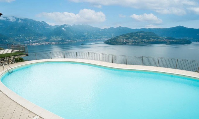 Parzanica Apartamento | Serafino - nice terrace & swimming pool on the Iseo Lake