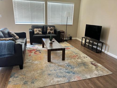 Fresno Apartamento | Serene 2bed 1bath condo with parking