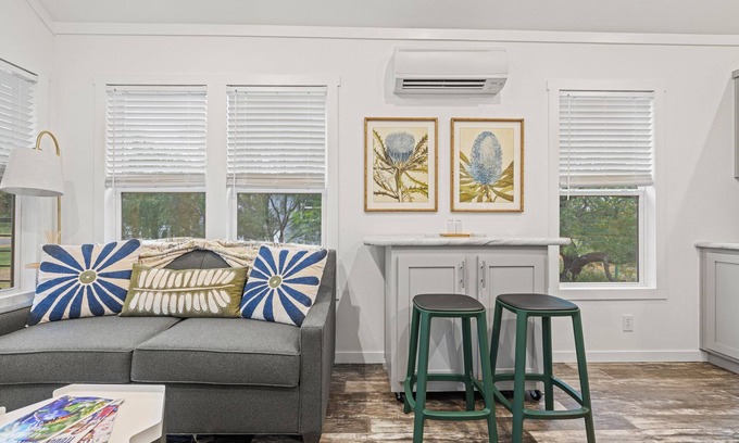 Fredericksburg Cabina | Serene Classic Cabin at the SKYE Texas Hill Country Resort!