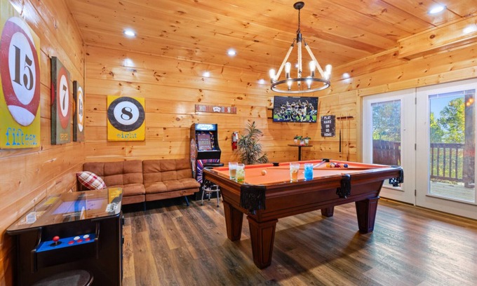 Sevierville Cabina | Serene Mountain Retreat by Ghosal Luxury Lodging