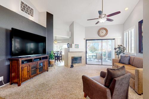 Palm Desert Casa | Serene On The Green