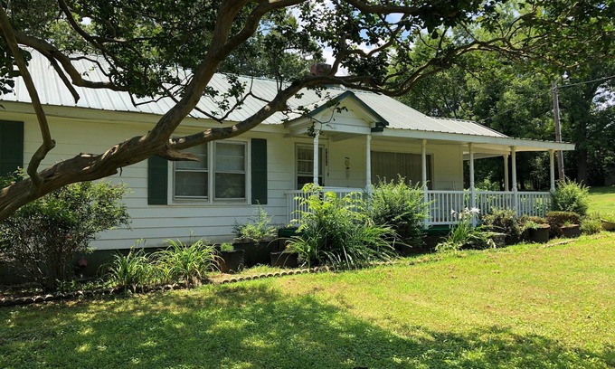 Greenwood Casa | Serenity House: 4 or 5 bedrooms, large patio, parking for work vehicles.