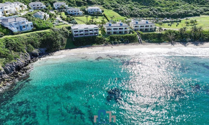 Frigate Bay Apartamento | Serenity in the Tropixx: Breathtaking Ocean Views