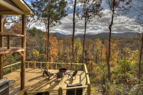 Cherry Log Casa | Serenity Now - Game Room and Mountain Views - Hot Tub, Cozy Fireplace, Modern Amenities, Billiards Table, Porch Fire Pit - Cherr
