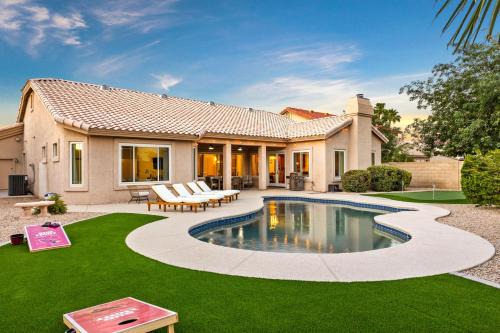 Paradise Valley Village Casa | Shadow Mountain Retreat- Perfect location Pool Games Hikers retreat