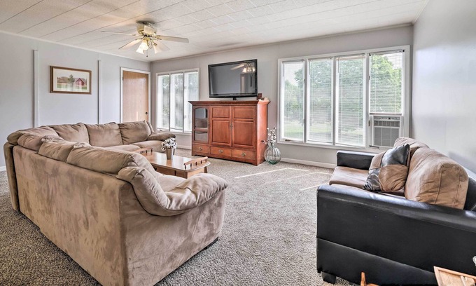 Cambra Apartamento | Shickshinny Apt w/ Yard ~ 9 Mi to State Park!