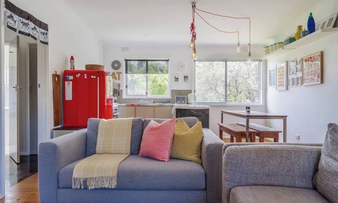 Somers Casa | Shoreline Sanctuary A Retro Family Beach Shack