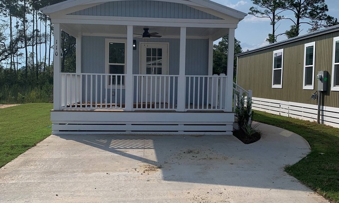 Freeport Cabaña | Short drive to the beautiful 30-A beaches!! Cozy Riverwalk Landing Cottage 8-H