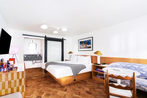 La Brea Hotel | Short Stories Hotel Near The Grove