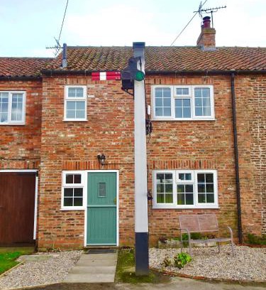 York Casa | Signal Cottage at The Red House Estate