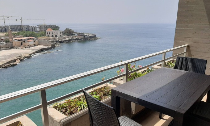 Safra Complejo | Silvia's 1 BR beachfront apartment / 24 h electricity