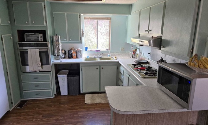 Nevada City Casa | Simple Affordable Room!