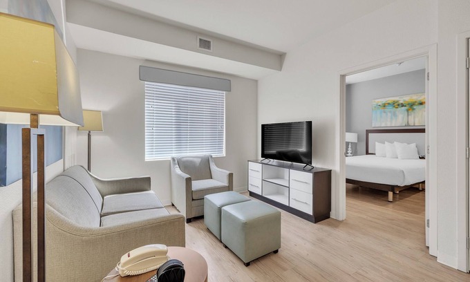 Far North Central Apartamento | Simplicity At the Rim 1106 I Comfy 2 Bed 2 Bath