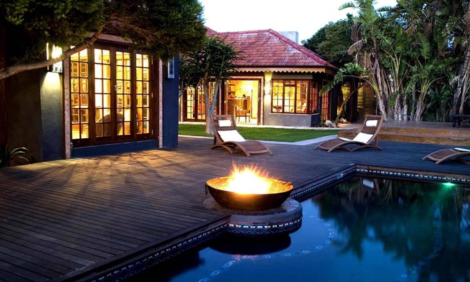 Pollok Beach Casa | Singa Lodge - Lion Roars Hotels & Lodge