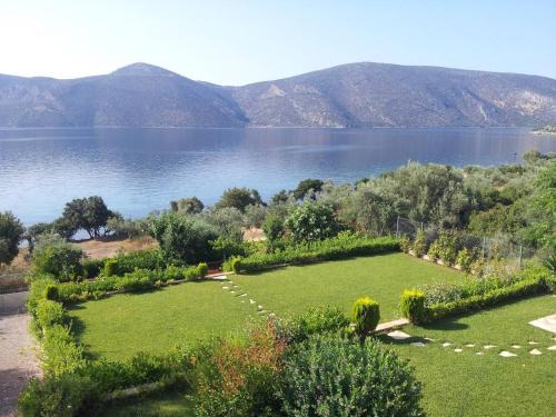 Skroponeria Casa | Skorponeria beachfront house