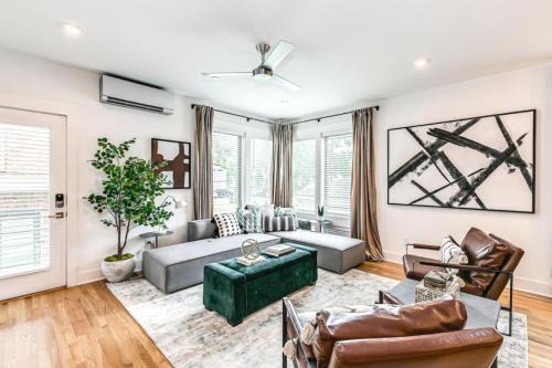 East Nashville Casa | Skyline View With Rooftop Deck