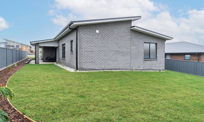 Shorewell Park Casa | Sleek & Stylish Family Retreat in Shorewell Park