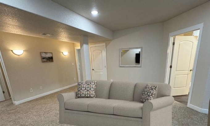 Windsor Casa | Future Legends Home Base + Walk or Bike Everywhere!