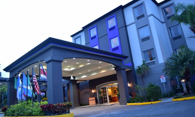 San José Hotel | Sleep Inn Hotel Paseo Las Damas