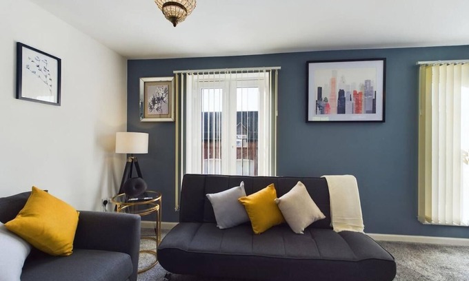 Stafford Casa | Sleeps6- FamilyFriendly- FreeParking- 3Br