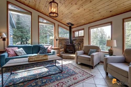 Alyeska Casa | Slopes & Spokes-Alaska with Large HOT TUB