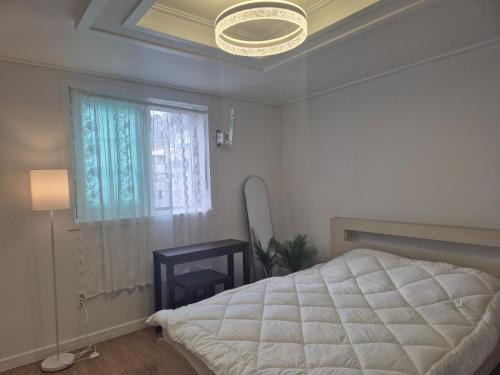 Choryang Casa | Small and Pretty House Near Busan Station, Pet-friendly, Suitable for 2 People