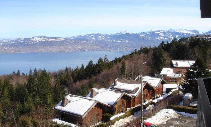 Thollon-les-Memises Apartamento | Smart 2-bedroom apartment, great lake views, minutes from ski runs and beaches