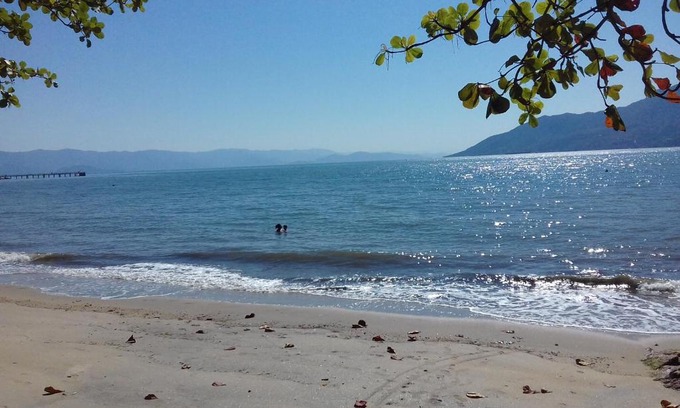 Pontal da Cruz Casa | Sobrado para 10 pessoas na Praia- Familiar