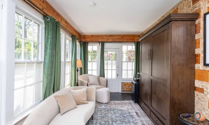 Luray Casa | Sojourn at The Legacy Inn First Floor- 3 Suites