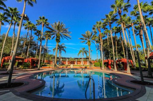 Solana Villa | Solana Resort Luxe Villa All Day Sun Pool Deck and Spa