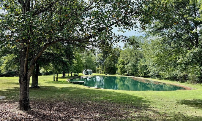 Magnet Casa | Solitude and Discovery overlooking the great Oxbow Bend of the Ohio River.