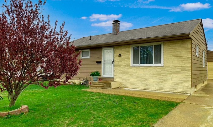 South Bend Casa | South Bend Gem: Ideal Location, Cozy