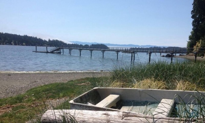 Sooke Cabaña | Vistas panorámicas orientadas al sur Bañera de hidromasaje totalmente equipada