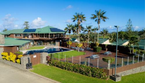 Burnt Pine Hotel | South Pacific Resort Hotel