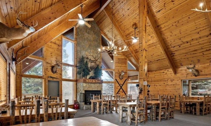 Lowman Cabina | Southfork Lodge Cabin 2